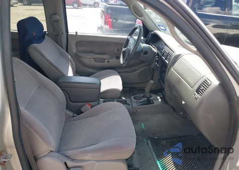 2002 Toyota Tacoma Prerunner from USA, damaged, VIN 5TEGM92N22Z109191